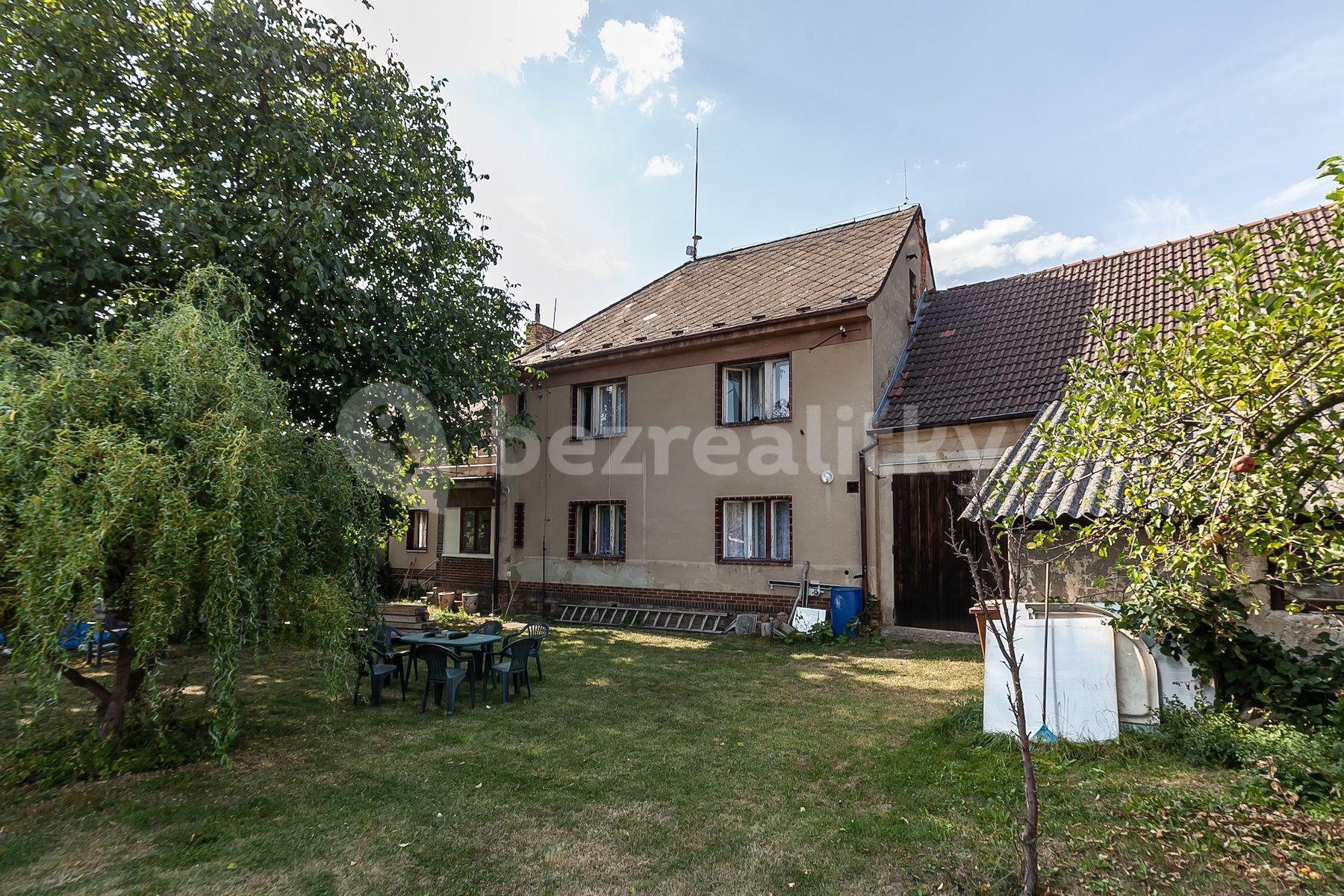 house for sale, 227 m², Husova, Uhlířské Janovice, Středočeský Region