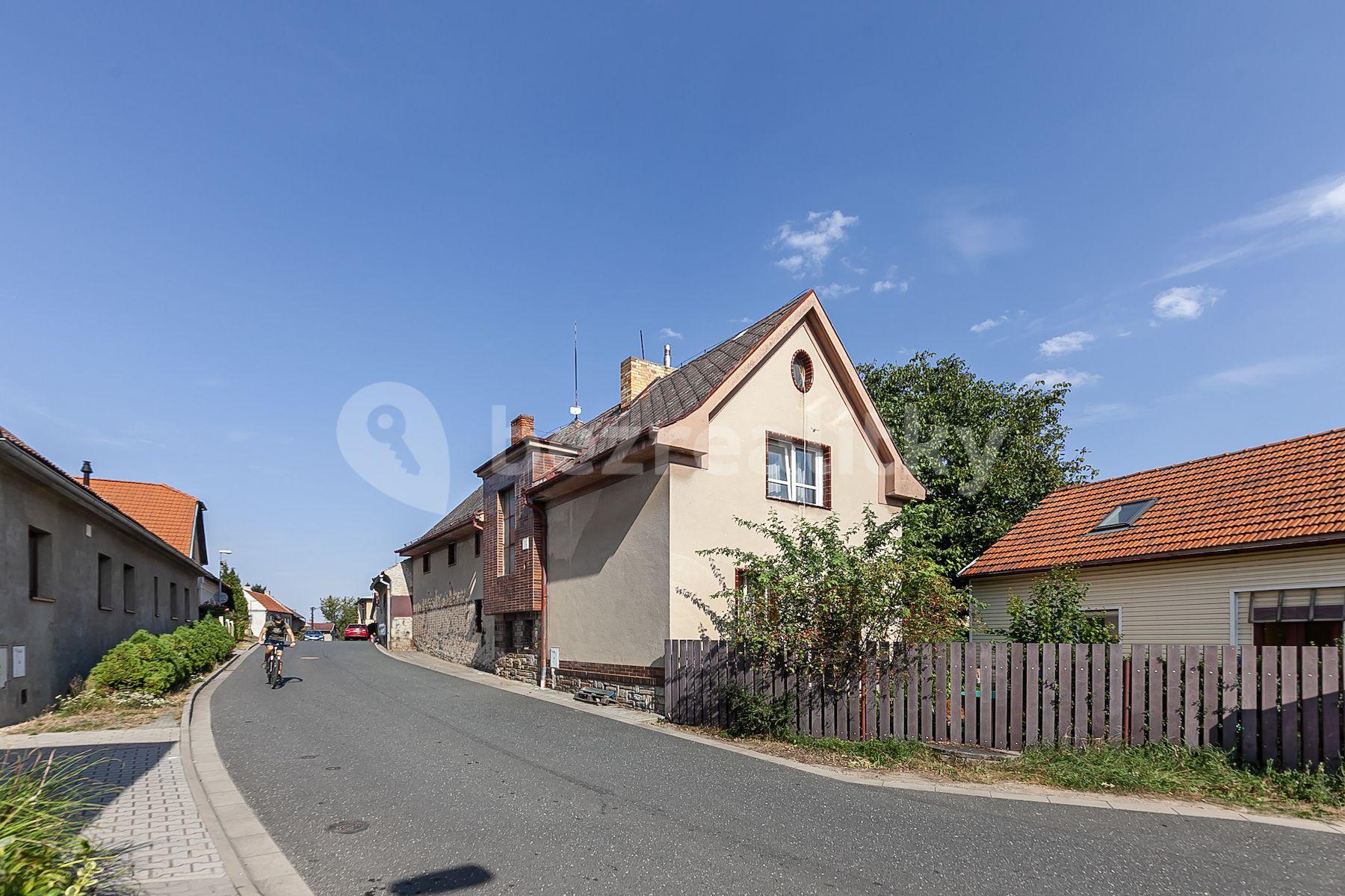 house for sale, 227 m², Husova, Uhlířské Janovice, Středočeský Region