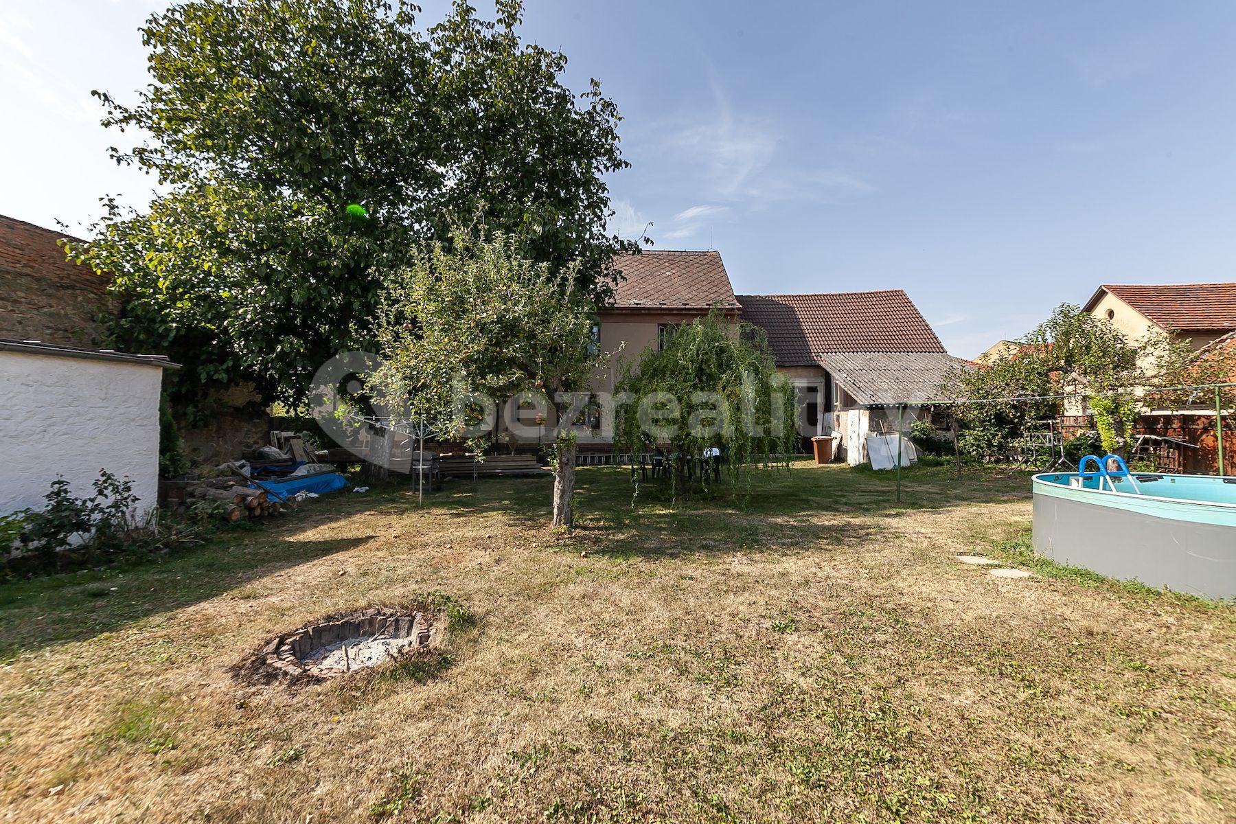 house for sale, 227 m², Husova, Uhlířské Janovice, Středočeský Region