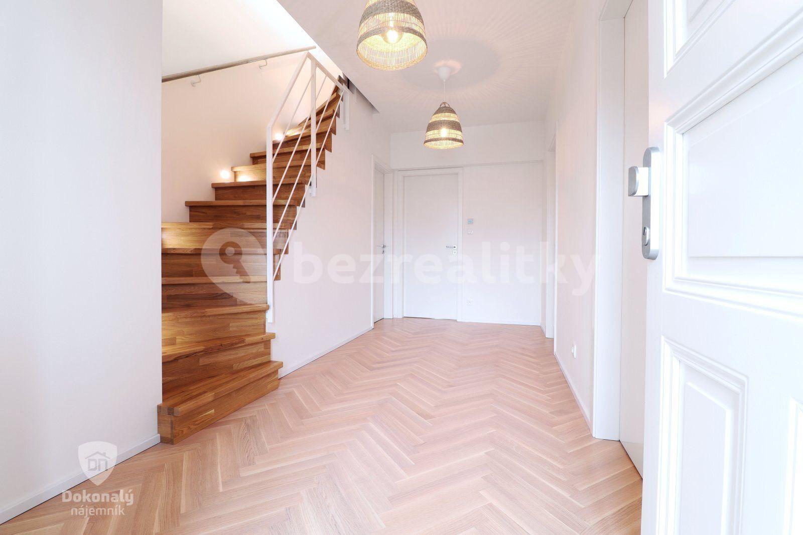 1 bedroom with open-plan kitchen flat to rent, 75 m², Křižíkova, Prague, Prague