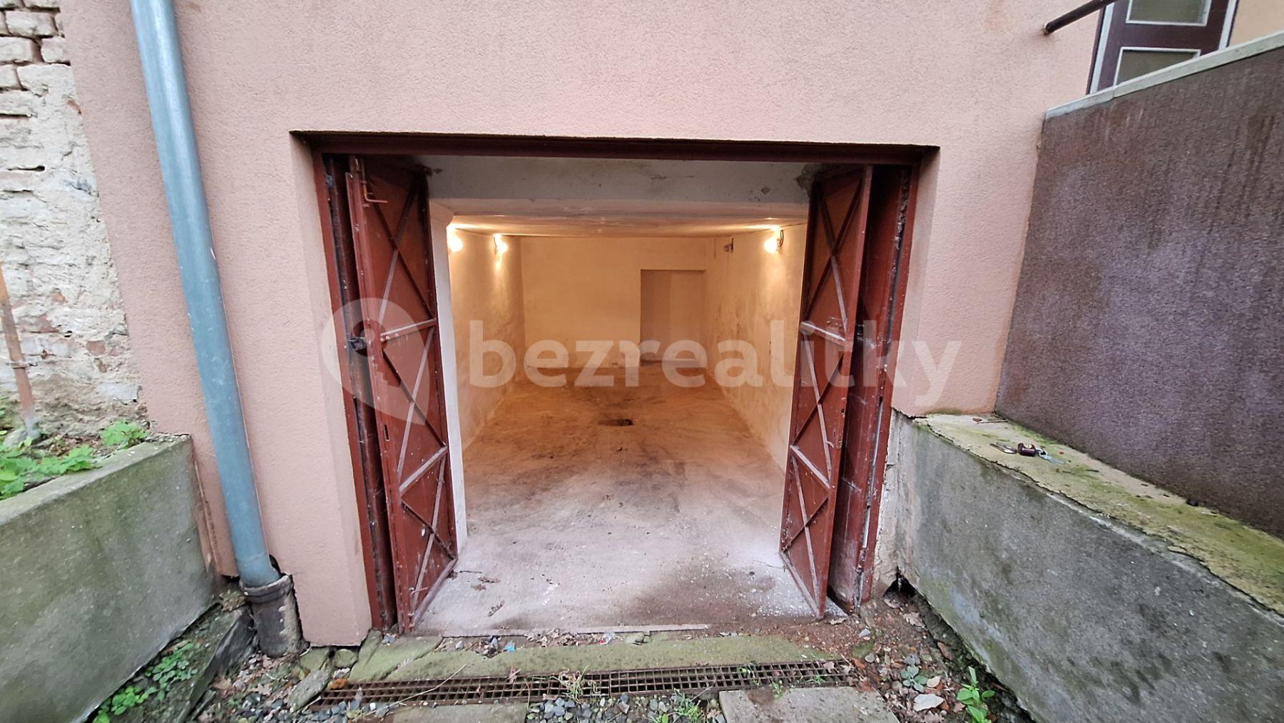 garage to rent, 32 m², Nad Malým mýtem, Prague, Prague