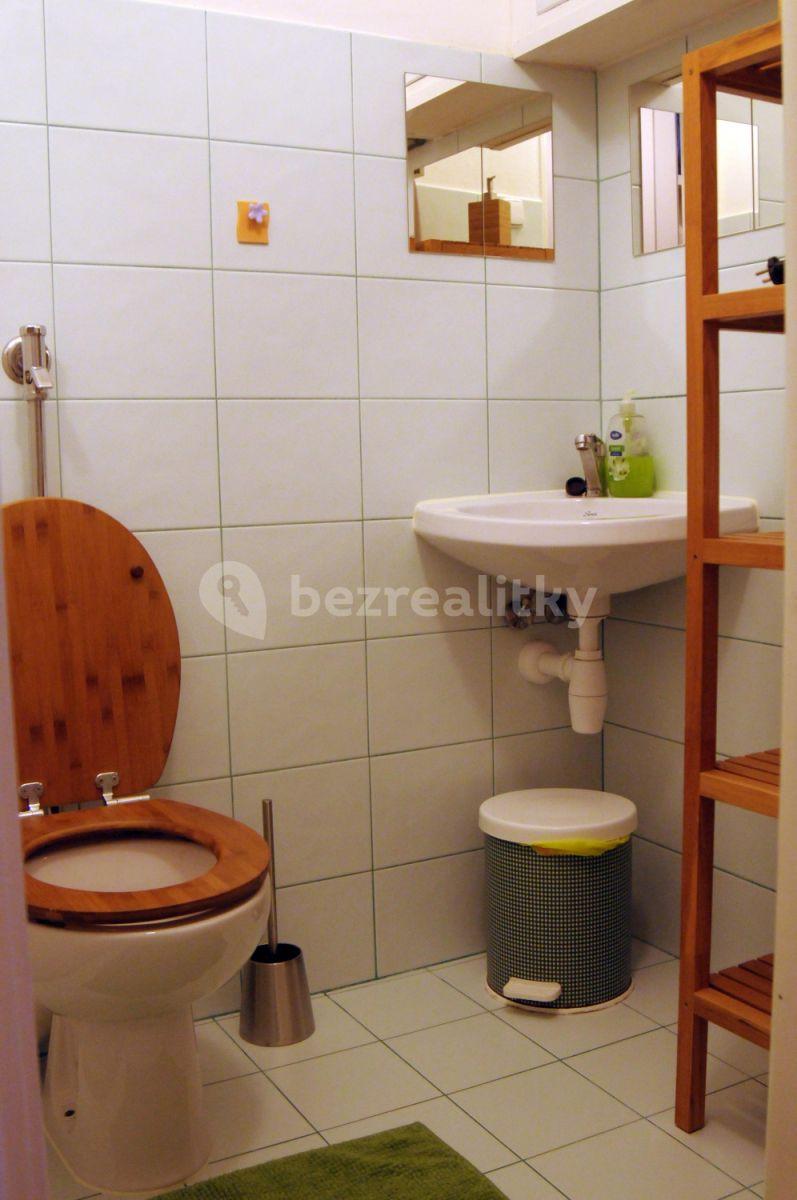 Studio flat to rent, 36 m², Banskobystrická, Prague, Prague