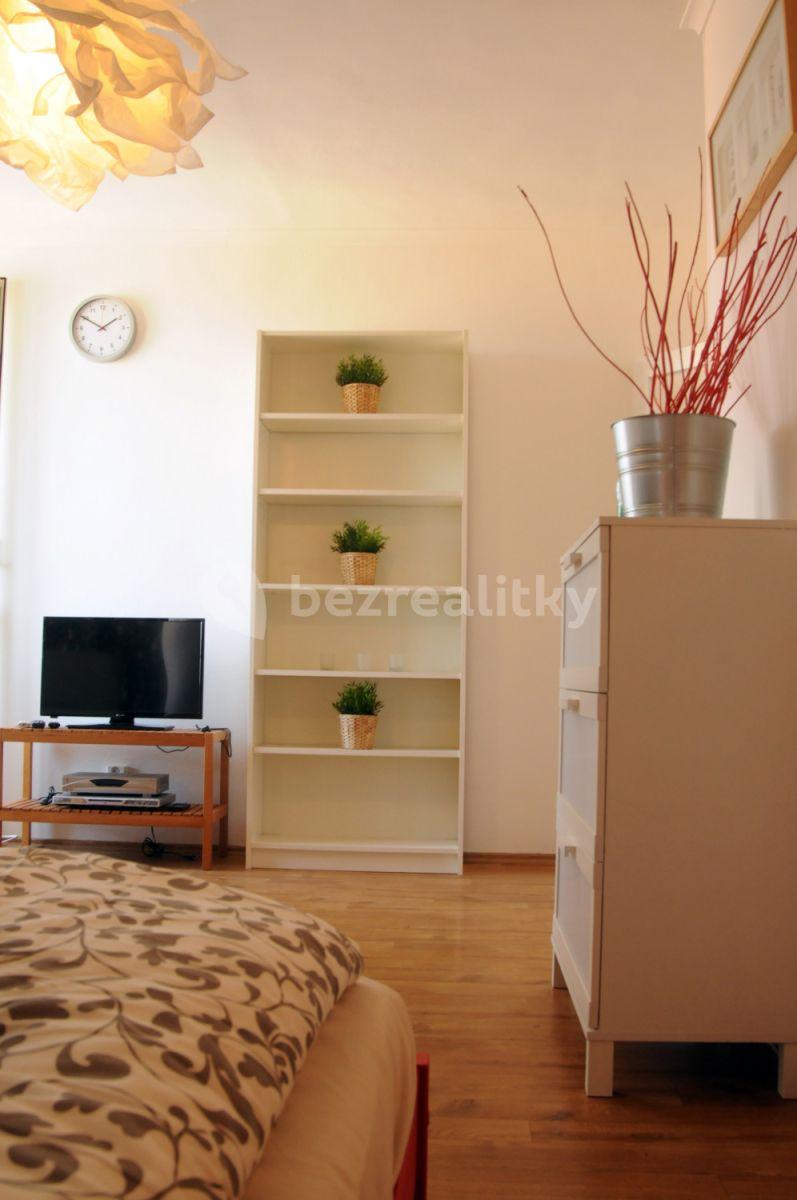 Studio flat to rent, 36 m², Banskobystrická, Prague, Prague