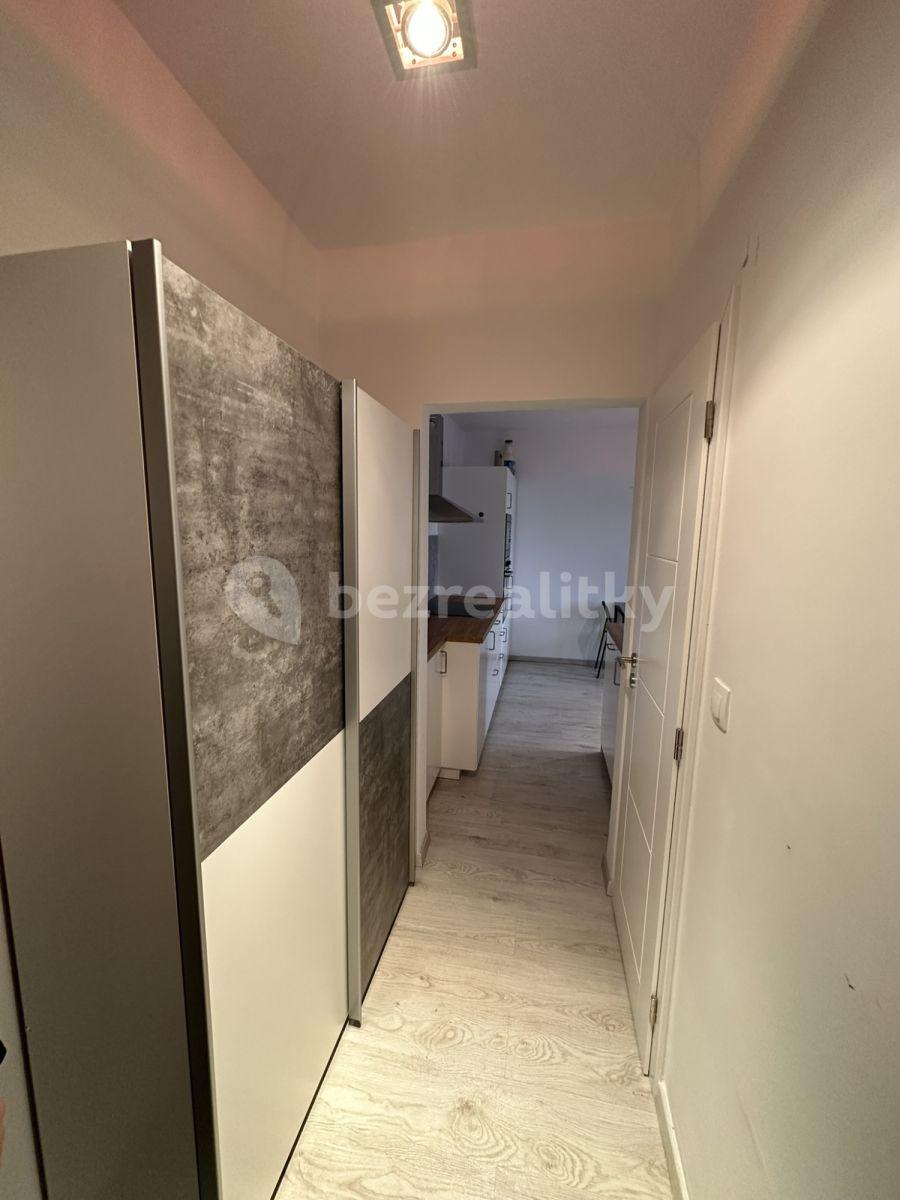 1 bedroom with open-plan kitchen flat to rent, 40 m², Banšelova, Ružinov, Bratislavský Region