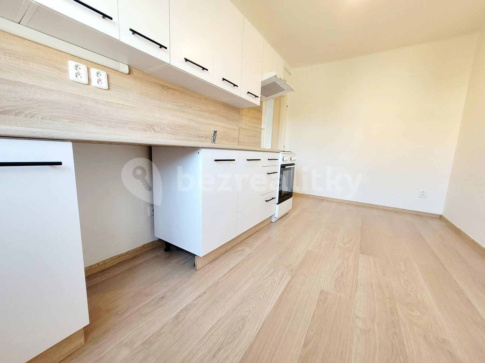 2 bedroom flat to rent, 54 m², Hlavní třída, Havířov, Moravskoslezský Region