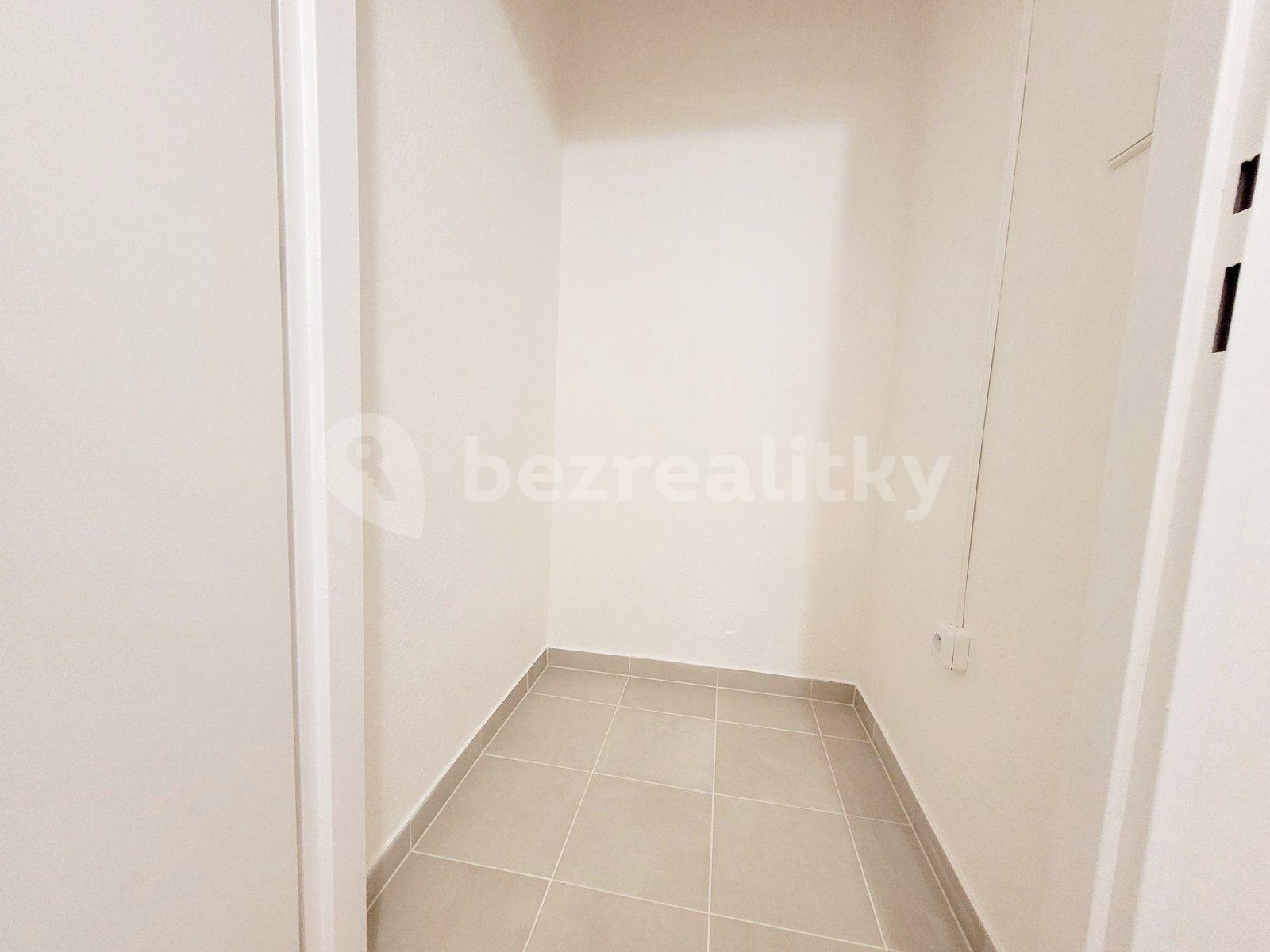 3 bedroom flat to rent, 96 m², Vardasova, Havířov, Moravskoslezský Region