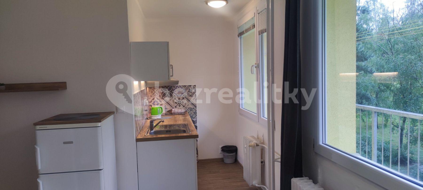 Studio flat to rent, 27 m², Hurbanova, Prague, Prague