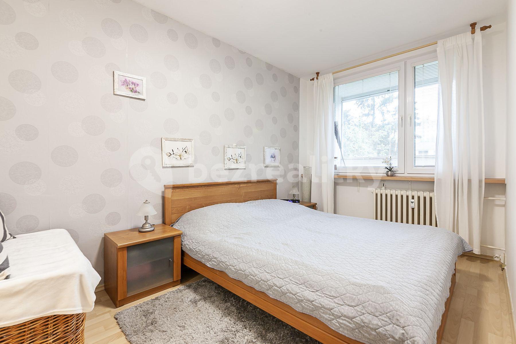 3 bedroom flat for sale, 70 m², Krosenská, Prague, Prague