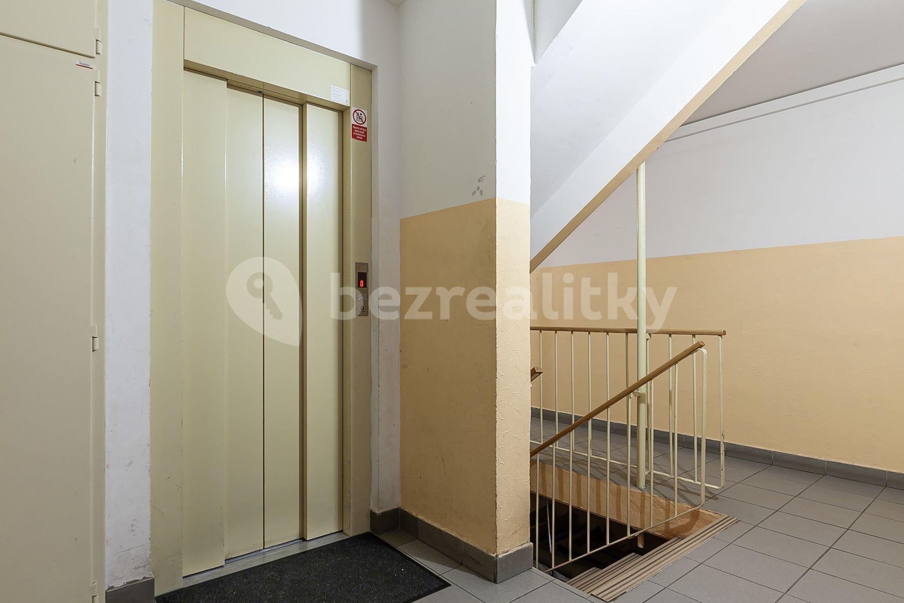 3 bedroom flat for sale, 70 m², Krosenská, Prague, Prague