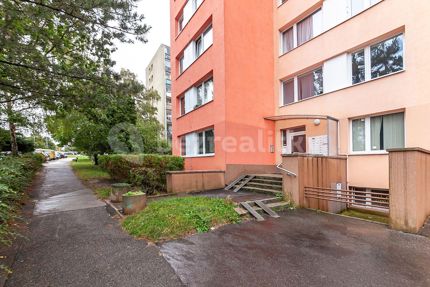 3 bedroom flat for sale, 70 m², Krosenská, Prague, Prague