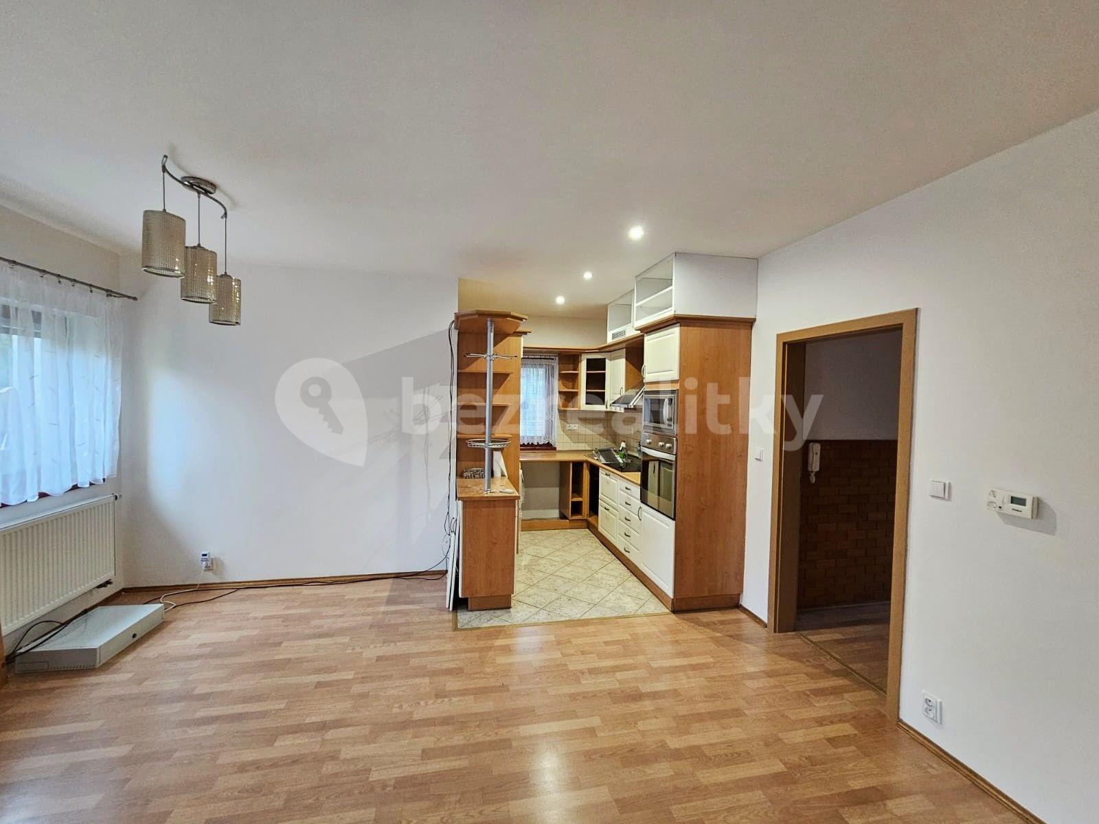 2 bedroom with open-plan kitchen flat to rent, 80 m², Za Rybníkem, Jesenice, Středočeský Region