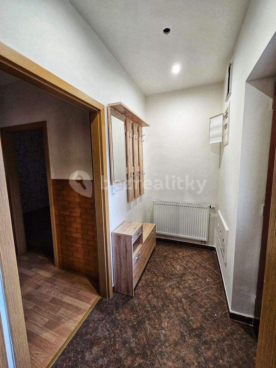 2 bedroom with open-plan kitchen flat to rent, 80 m², Za Rybníkem, Jesenice, Středočeský Region