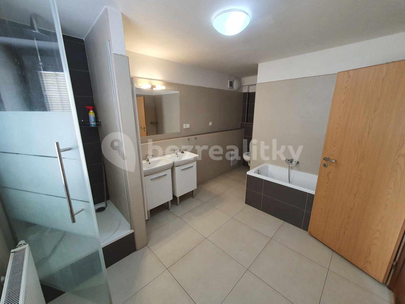 3 bedroom flat for sale, 85 m², Smetanovo náměstí, Adamov, Jihomoravský Region