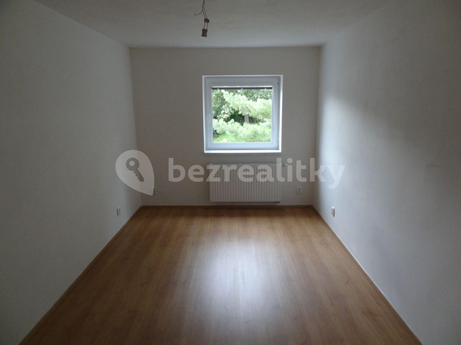 3 bedroom flat for sale, 85 m², Smetanovo náměstí, Adamov, Jihomoravský Region