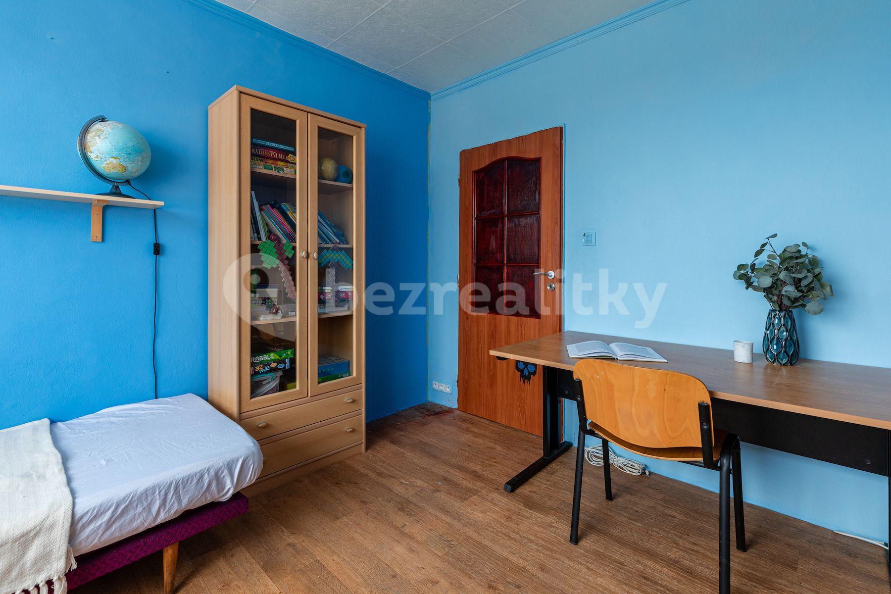 3 bedroom with open-plan kitchen flat for sale, 86 m², Zborovská, Jince, Středočeský Region