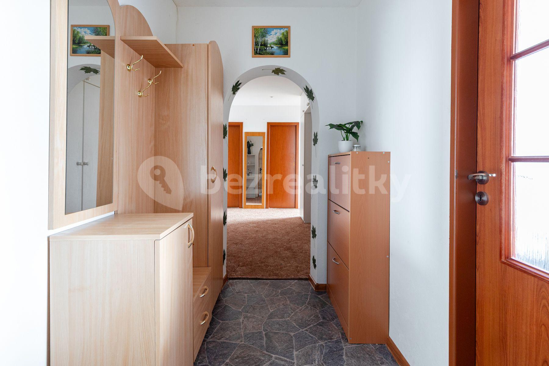 3 bedroom with open-plan kitchen flat for sale, 86 m², Zborovská, Jince, Středočeský Region