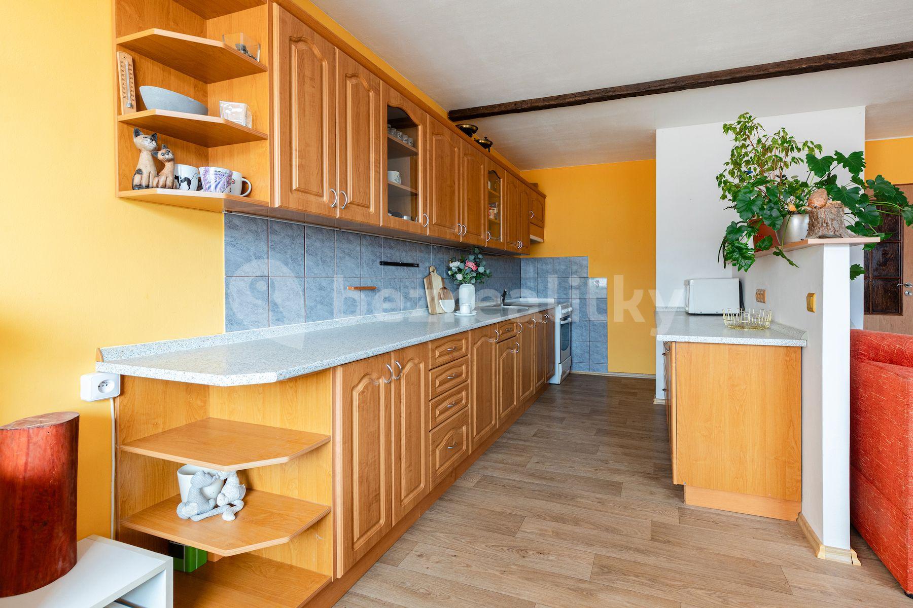 3 bedroom with open-plan kitchen flat for sale, 86 m², Zborovská, Jince, Středočeský Region