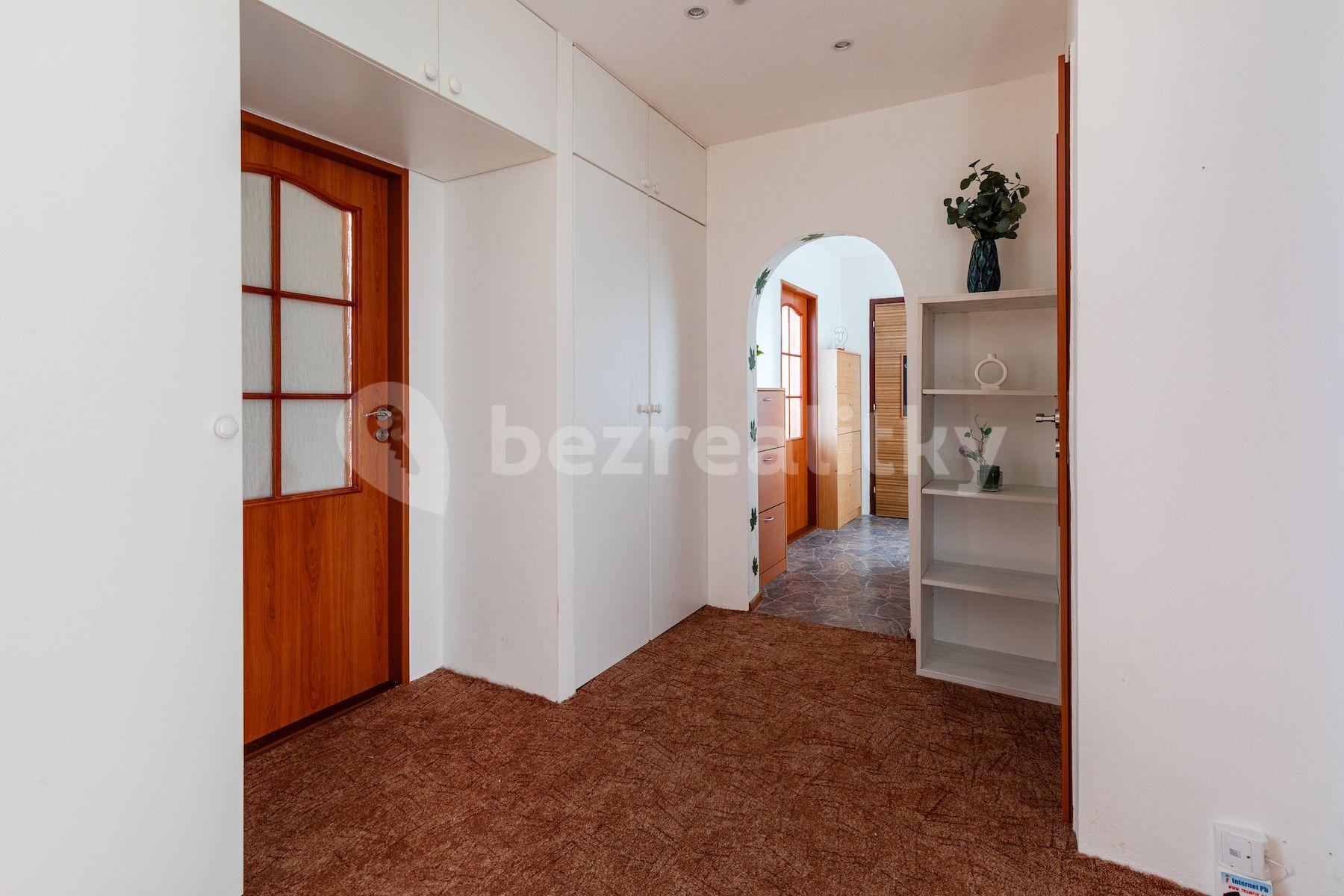 3 bedroom with open-plan kitchen flat for sale, 86 m², Zborovská, Jince, Středočeský Region