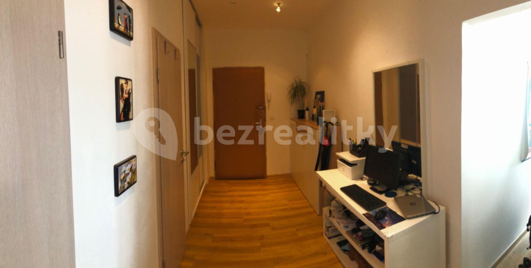 1 bedroom with open-plan kitchen flat to rent, 46 m², Hradecká, Prague, Prague