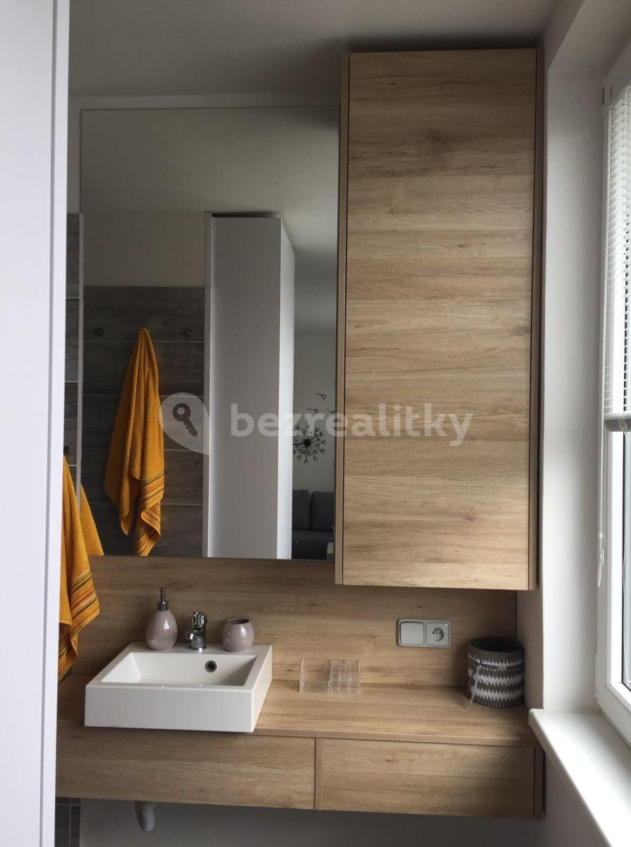 Studio flat to rent, 31 m², Topolová, Prague, Prague