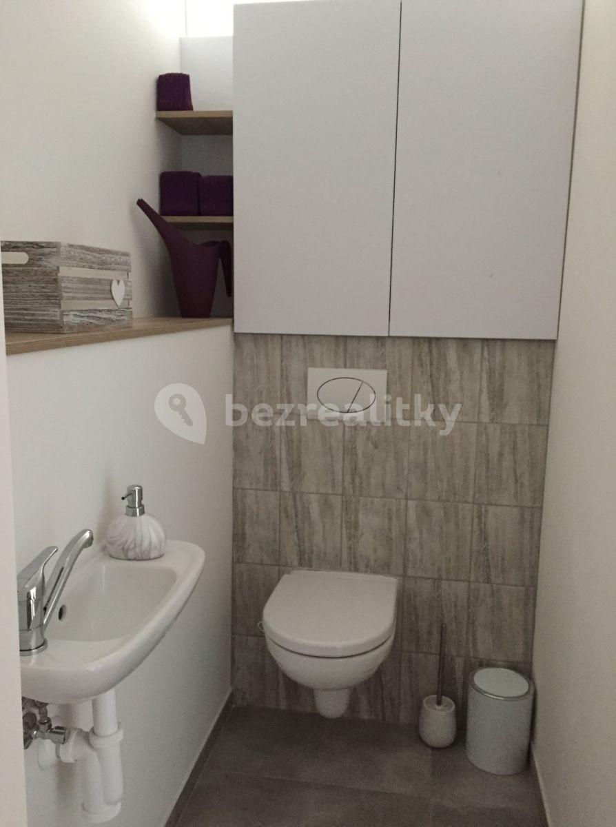 Studio flat to rent, 31 m², Topolová, Prague, Prague