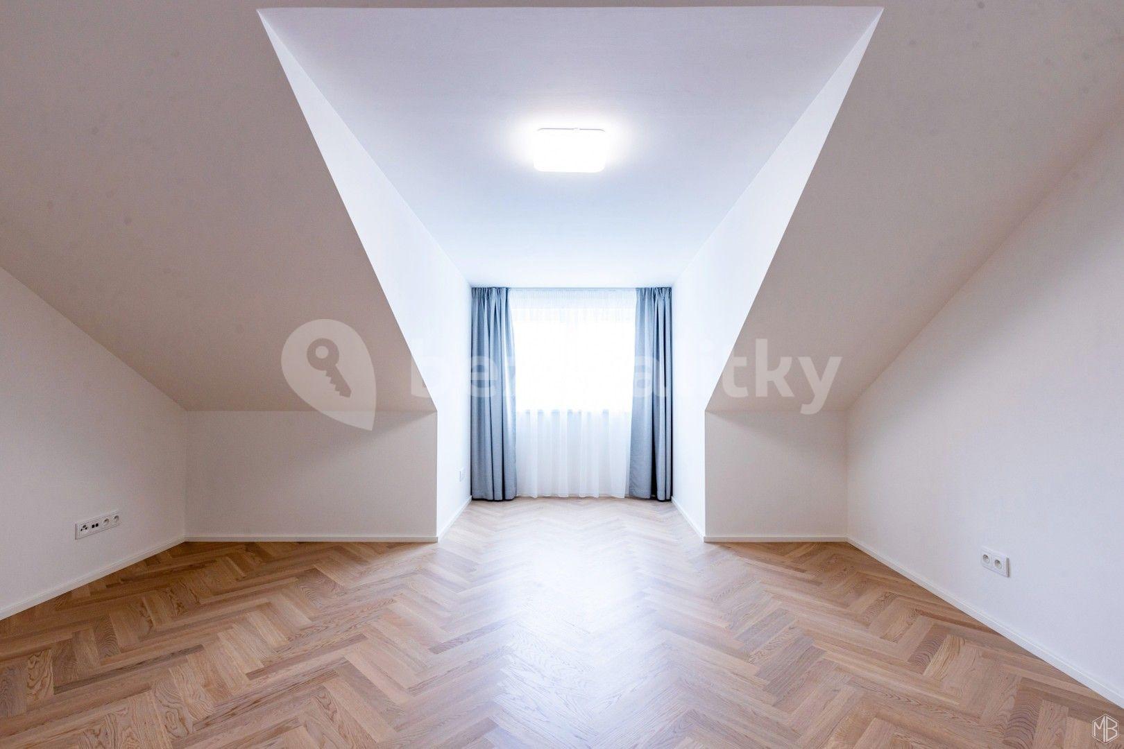 1 bedroom with open-plan kitchen flat to rent, 65 m², 5. května, Prague, Prague