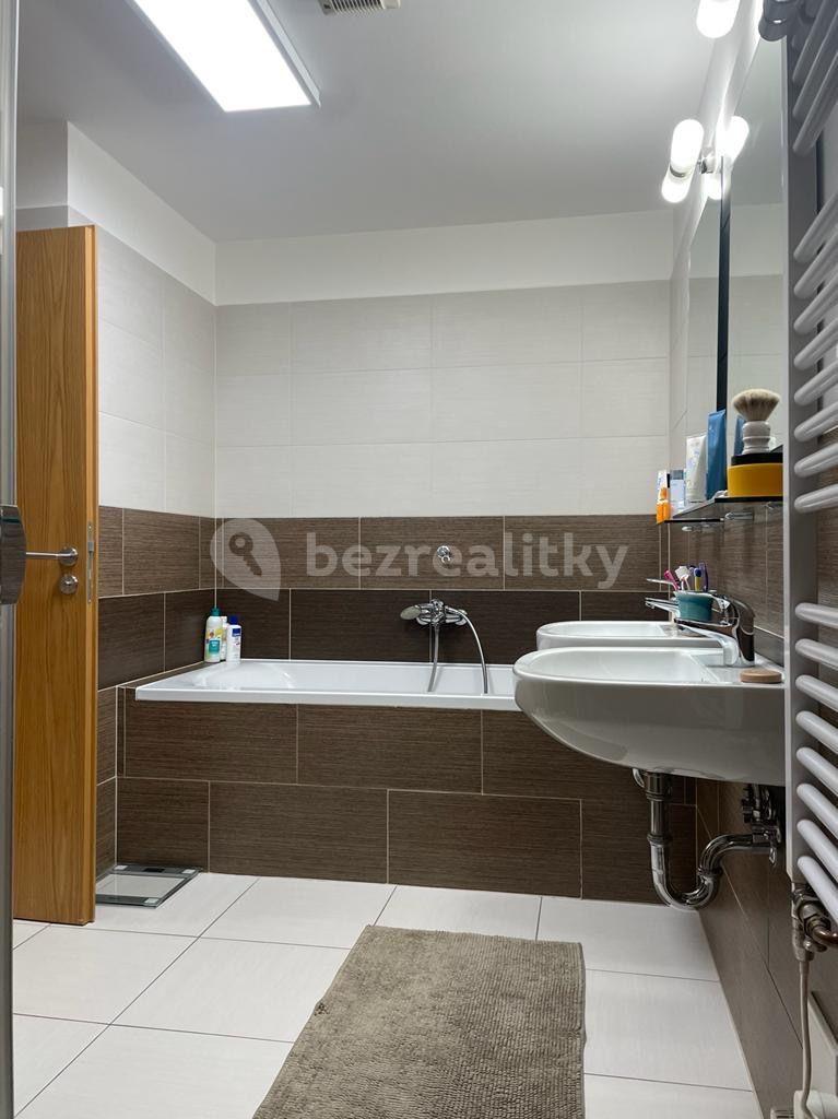 2 bedroom with open-plan kitchen flat to rent, 90 m², Za Strahovem, Prague, Prague