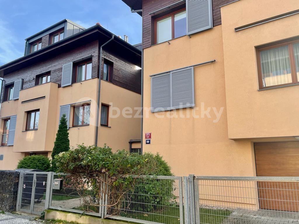 2 bedroom with open-plan kitchen flat to rent, 90 m², Za Strahovem, Prague, Prague