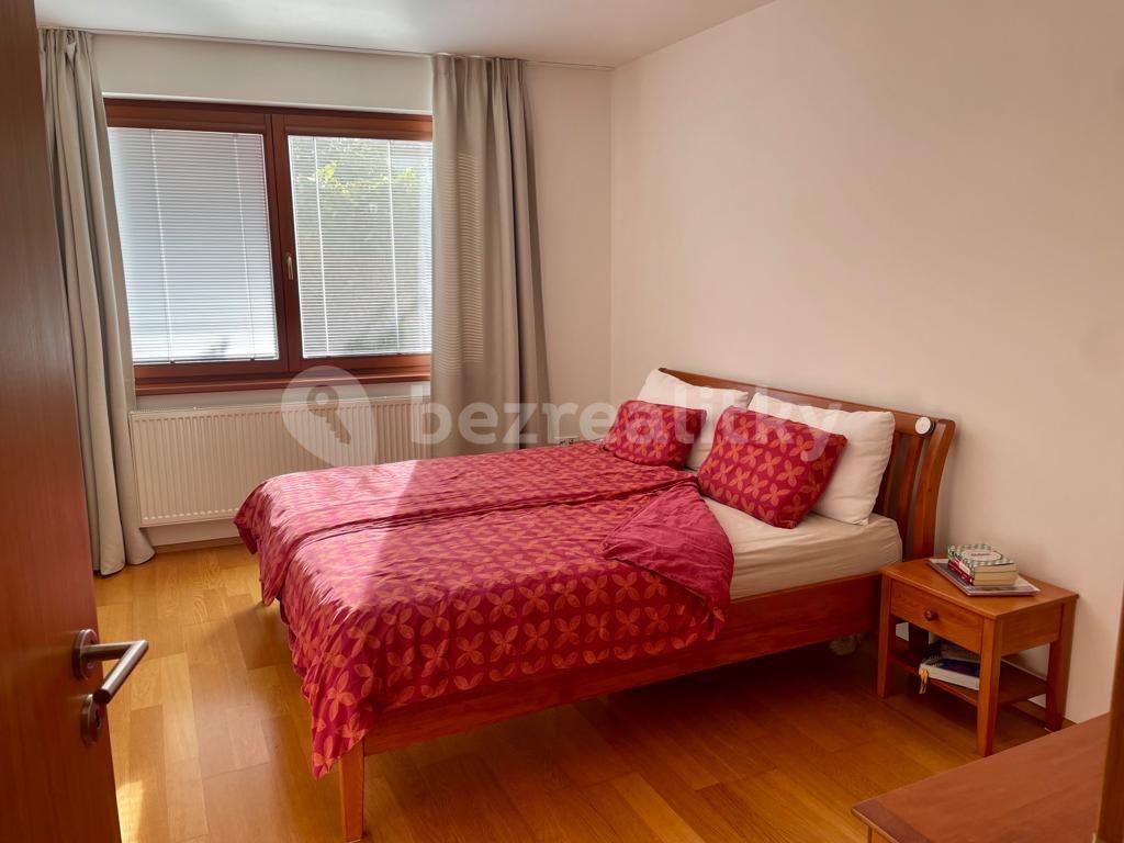 2 bedroom with open-plan kitchen flat to rent, 90 m², Za Strahovem, Prague, Prague