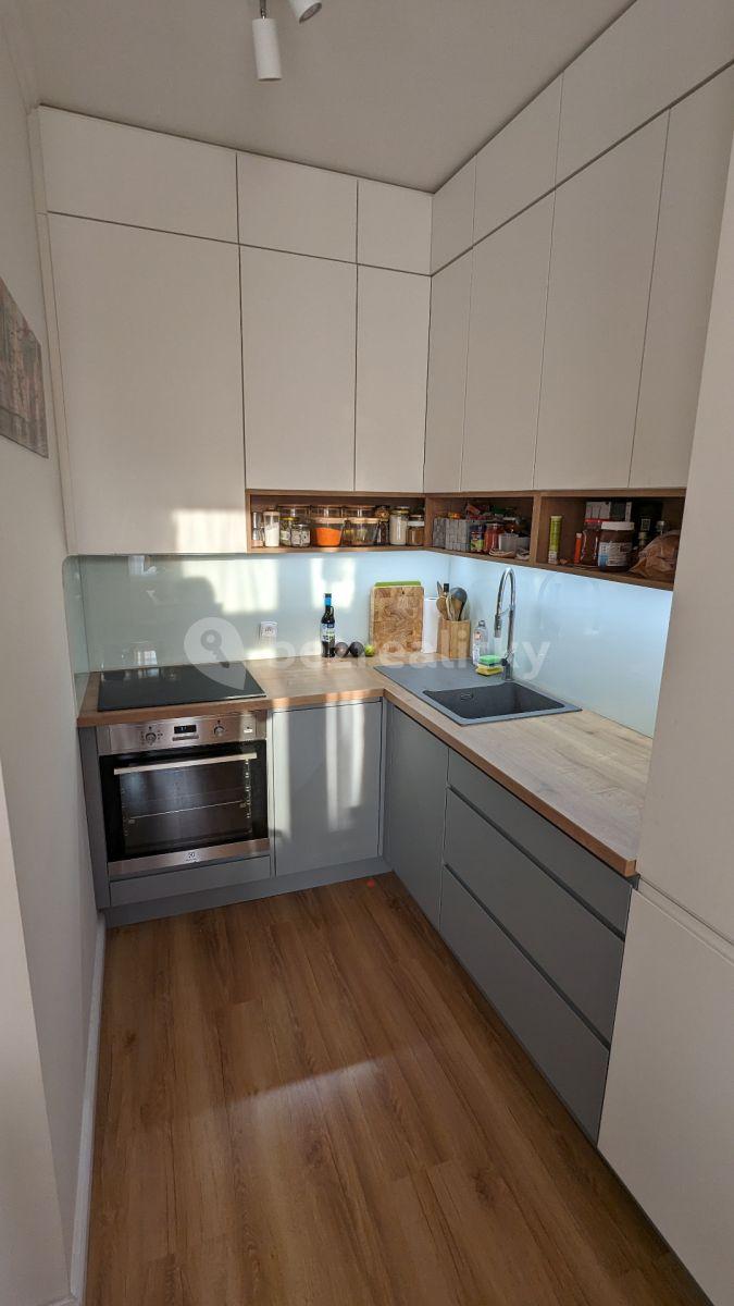 Studio flat to rent, 34 m², Na Zámyšli, Prague, Prague