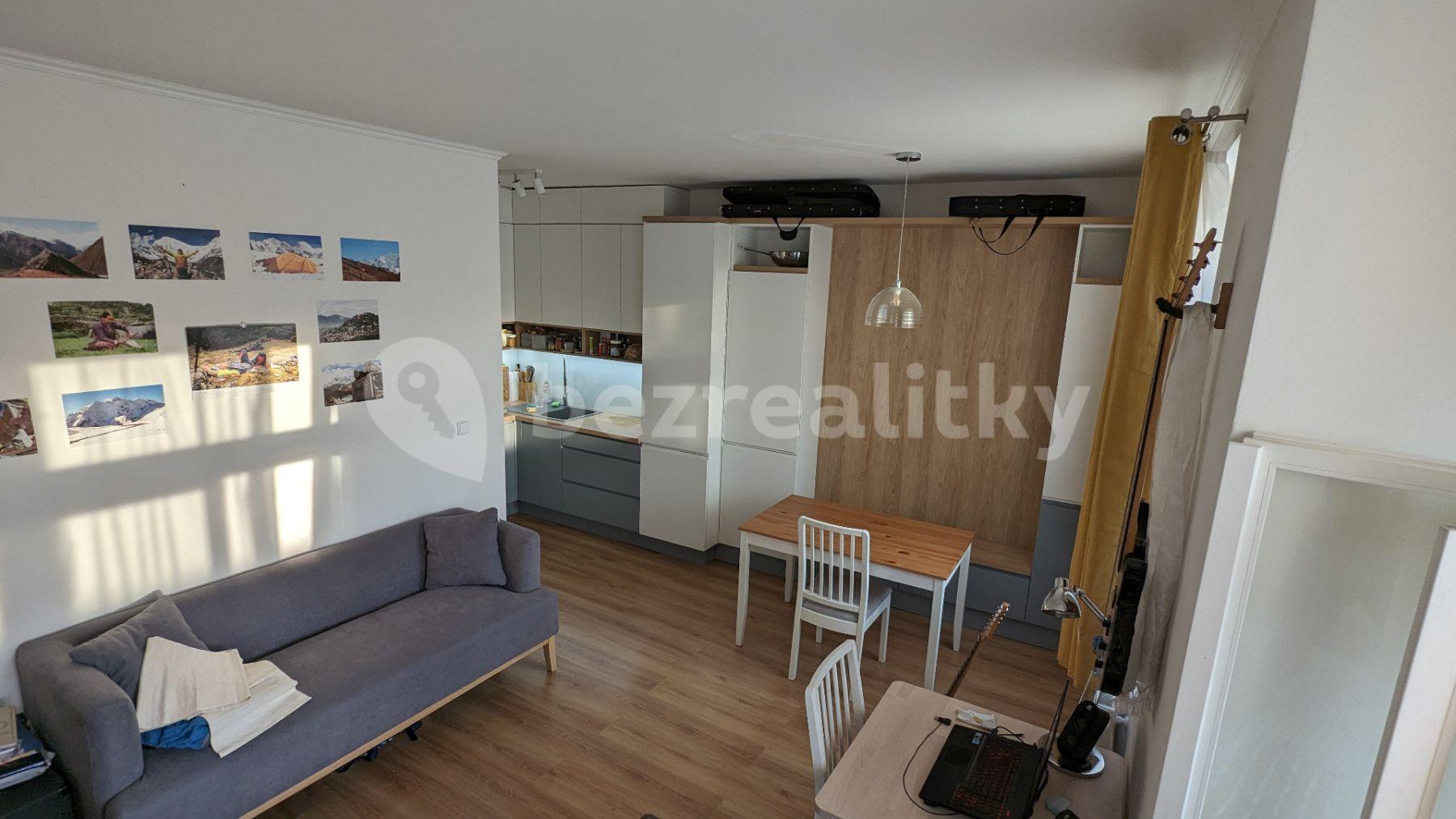 Studio flat to rent, 34 m², Na Zámyšli, Prague, Prague