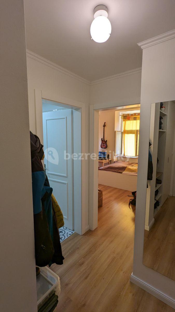 Studio flat to rent, 34 m², Na Zámyšli, Prague, Prague