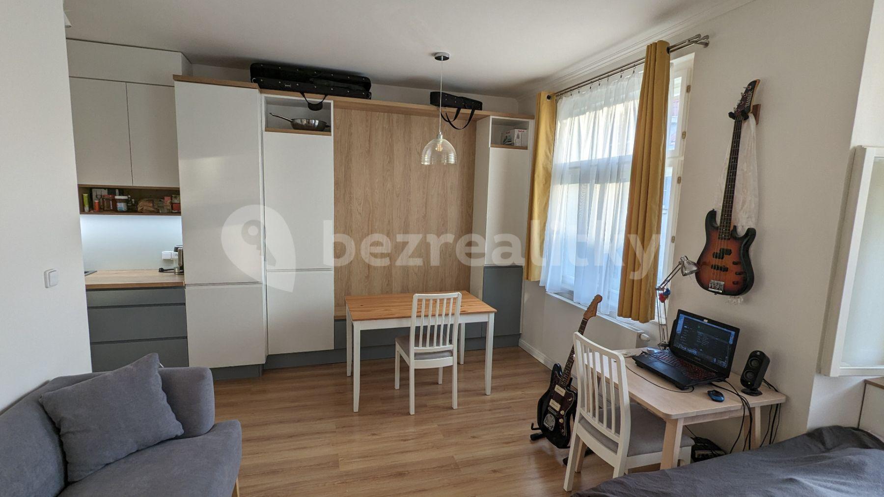 Studio flat to rent, 34 m², Na Zámyšli, Prague, Prague