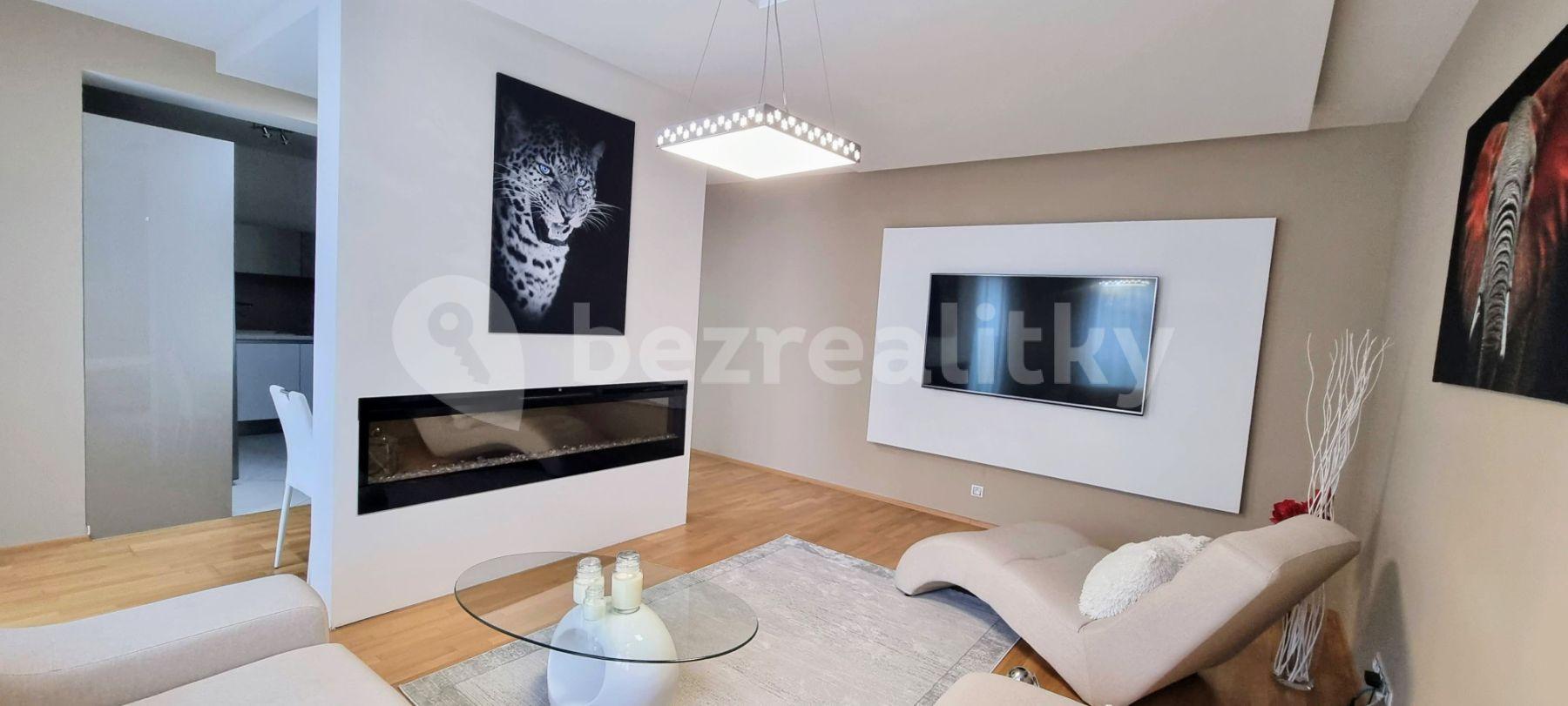 1 bedroom with open-plan kitchen flat to rent, 85 m², Olšanská d, Prague, Prague