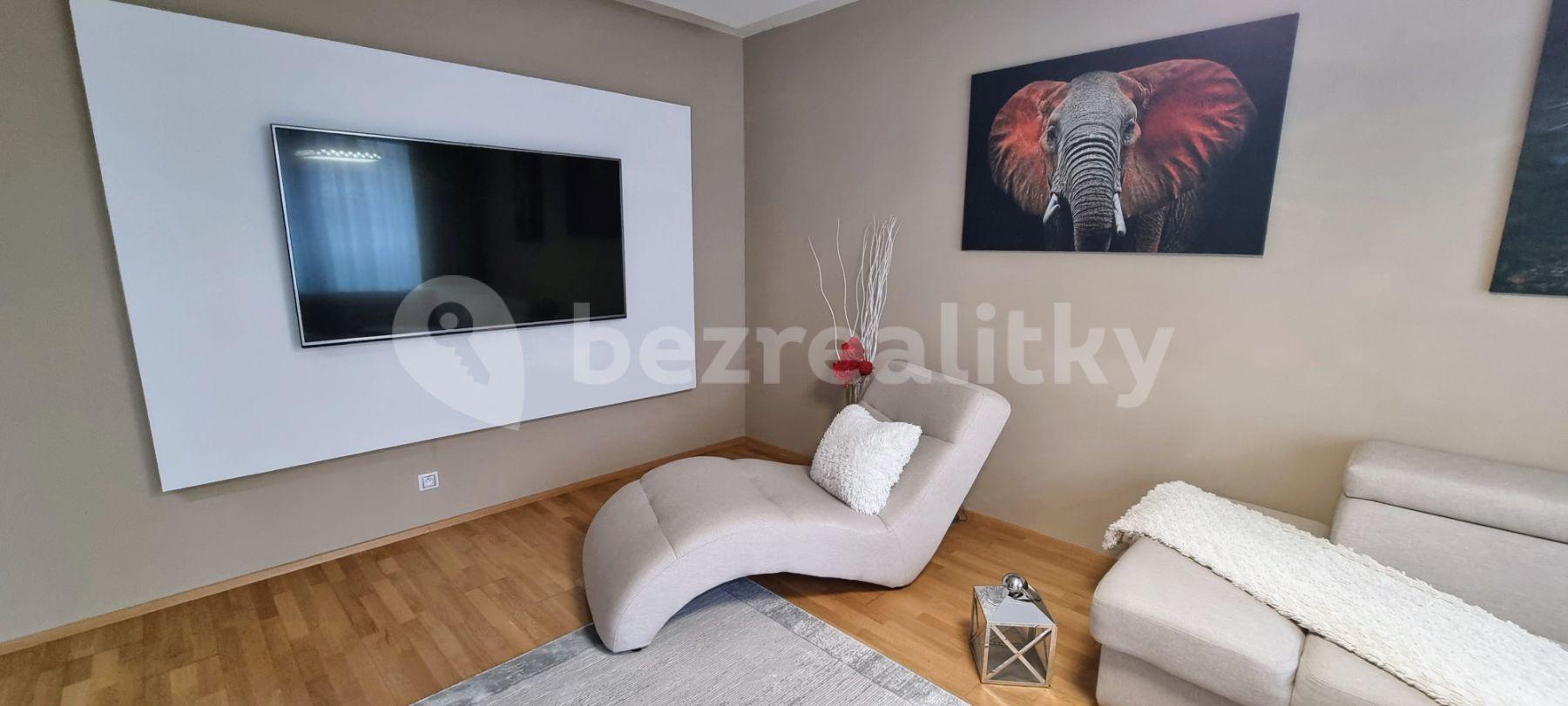 1 bedroom with open-plan kitchen flat to rent, 85 m², Olšanská d, Prague, Prague