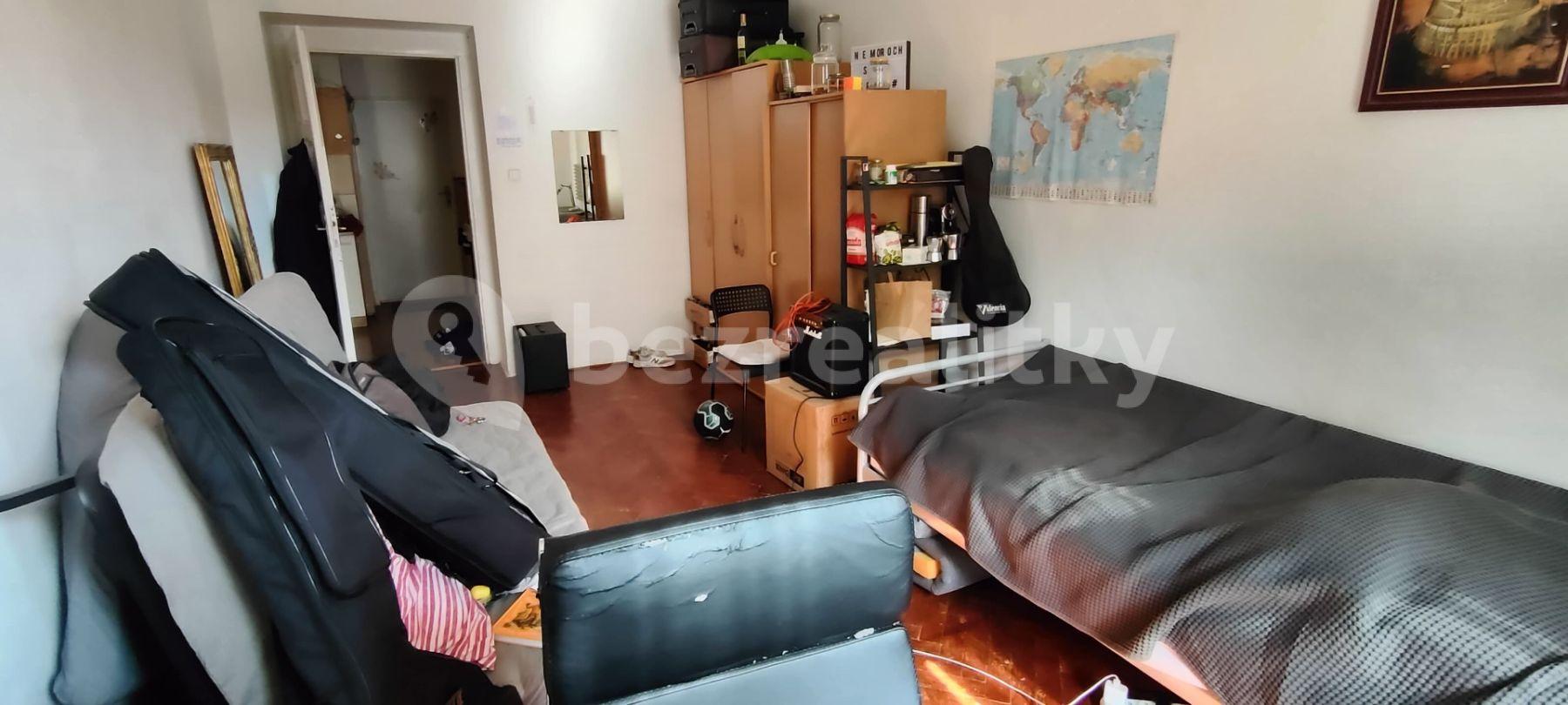 2 bedroom flat to rent, 67 m², Víta Nejedlého, Prague, Prague