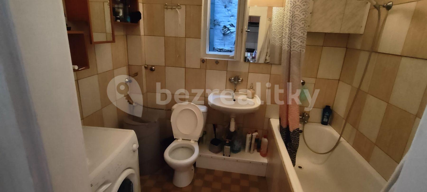 2 bedroom flat to rent, 67 m², Víta Nejedlého, Prague, Prague