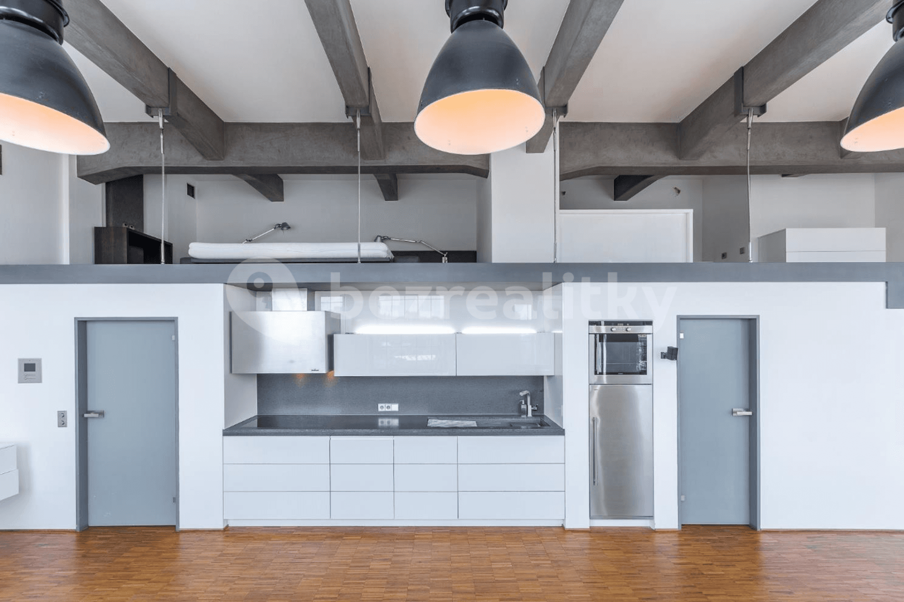 Studio flat to rent, 114 m², Křížová, Prague, Prague