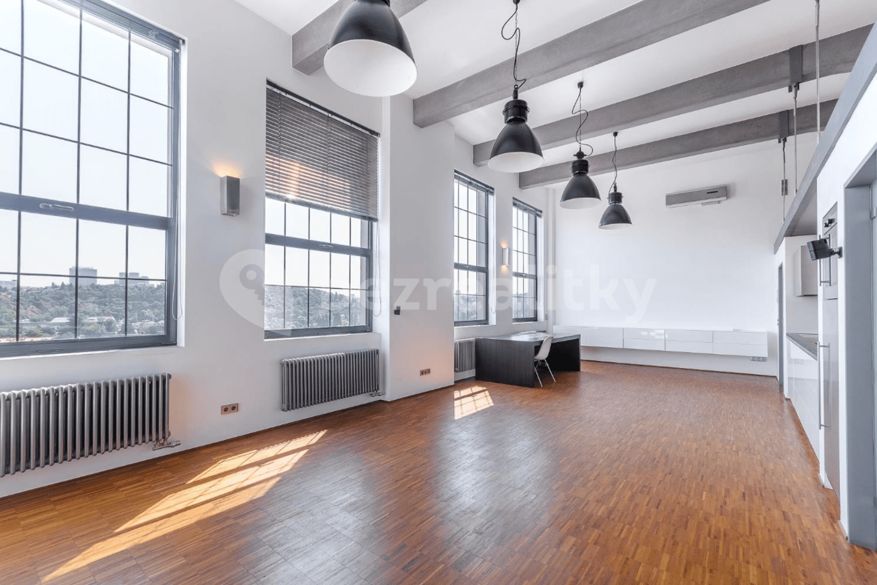 Studio flat to rent, 114 m², Křížová, Prague, Prague