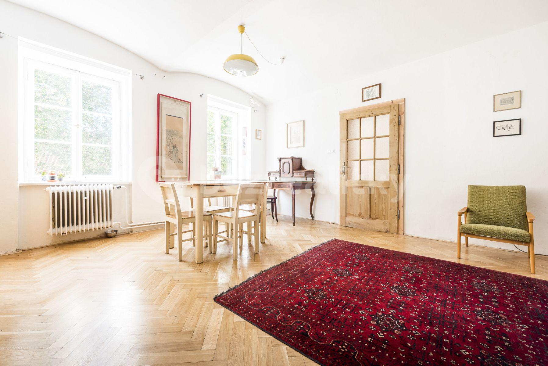 2 bedroom flat to rent, 56 m², U Lužického semináře, Prague, Prague