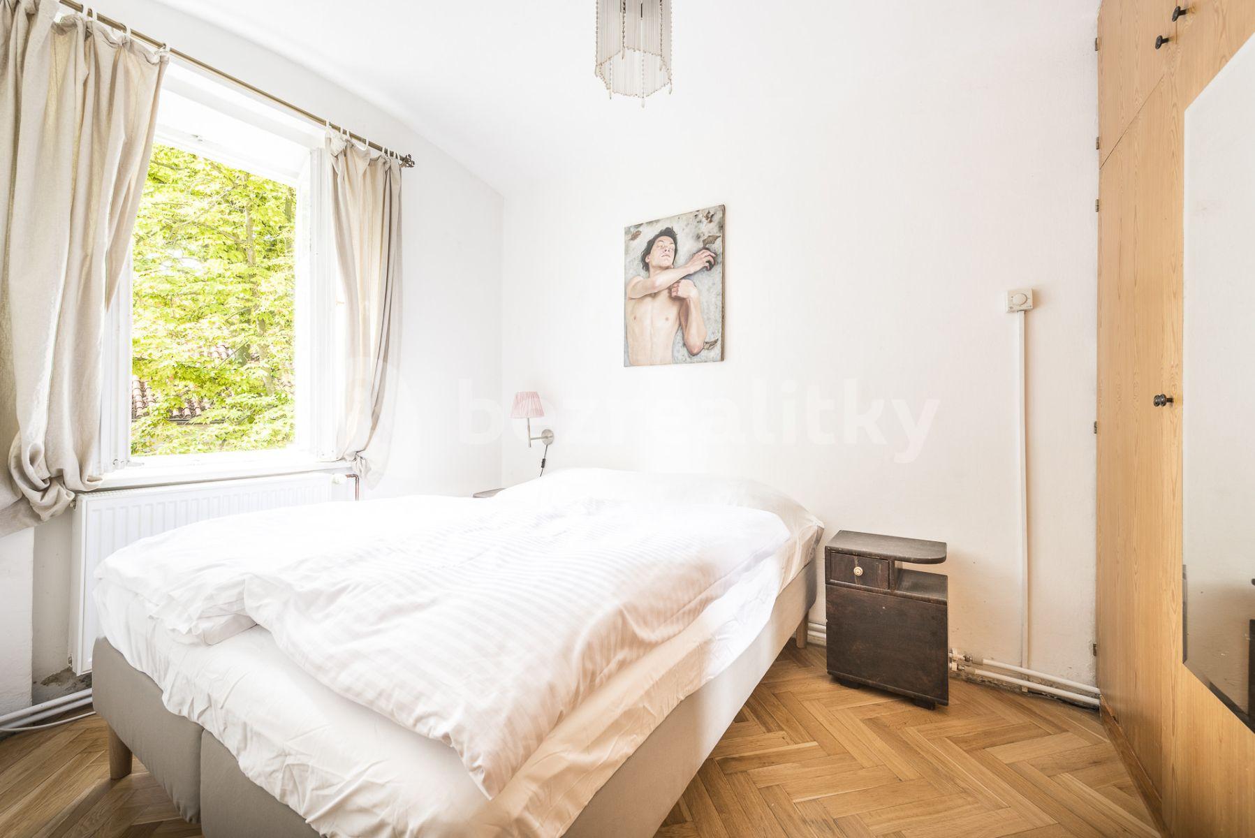 2 bedroom flat to rent, 56 m², U Lužického semináře, Prague, Prague