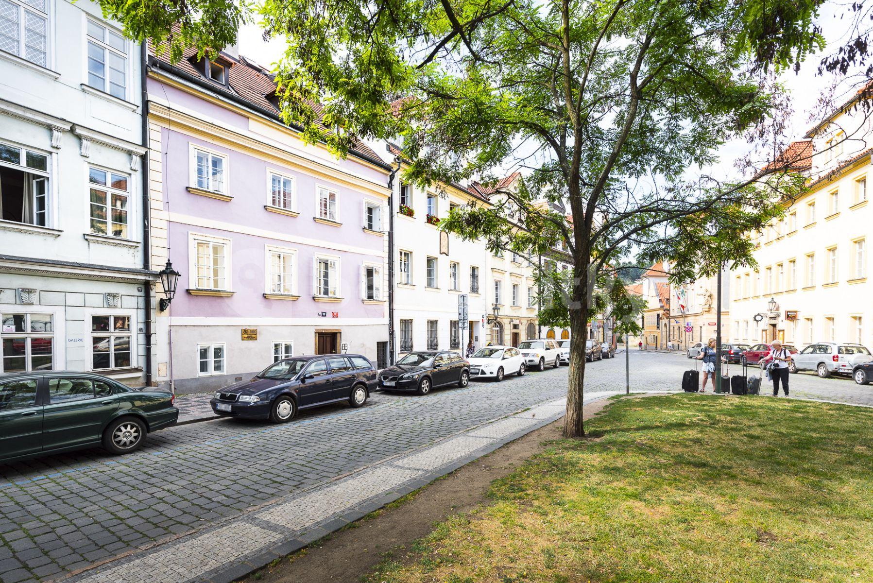 2 bedroom flat to rent, 56 m², U Lužického semináře, Prague, Prague