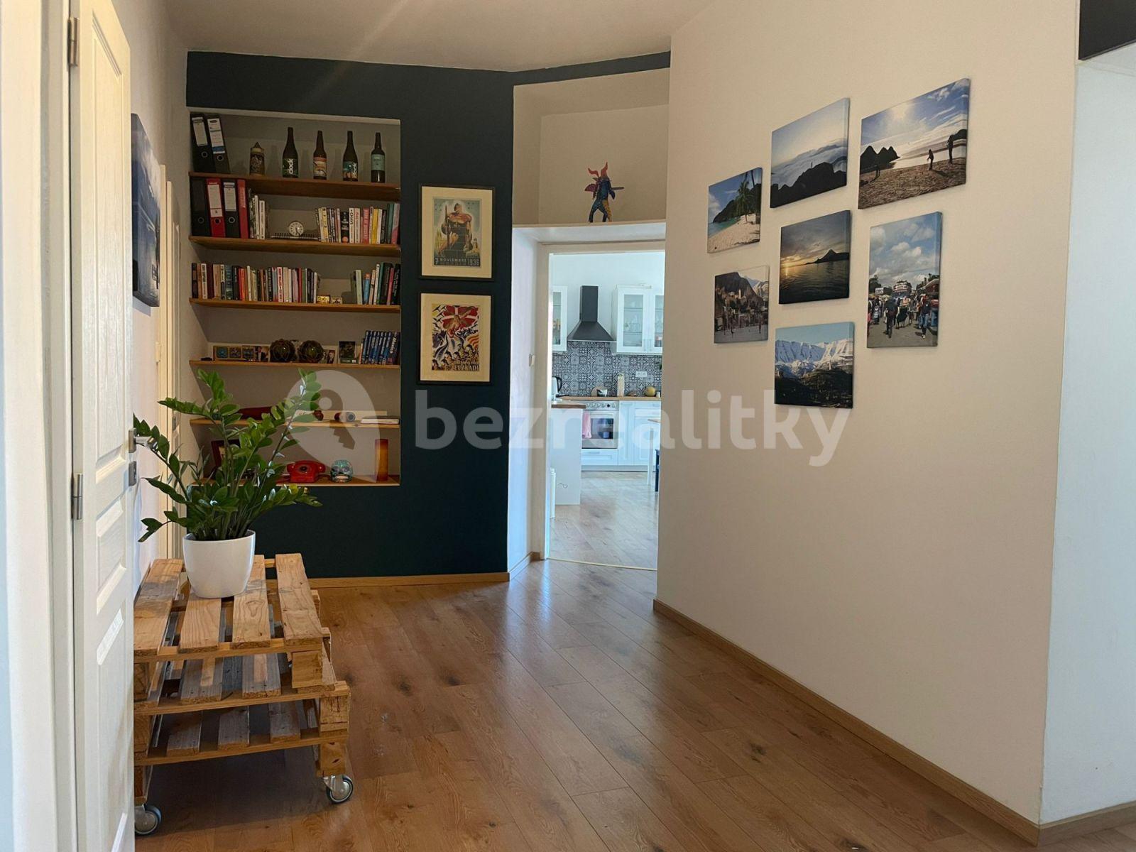 3 bedroom flat to rent, 90 m², Nádražní, Prague, Prague