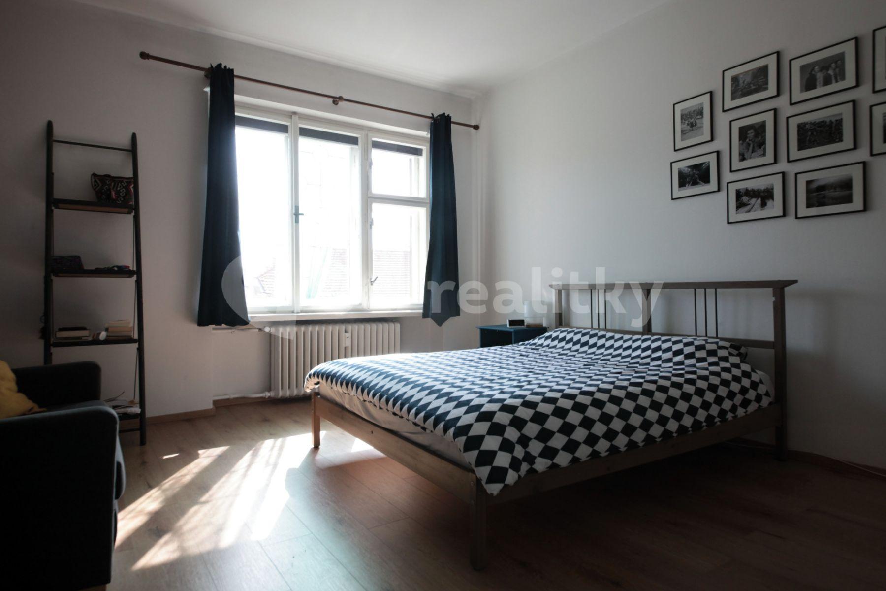 3 bedroom flat to rent, 90 m², Nádražní, Prague, Prague