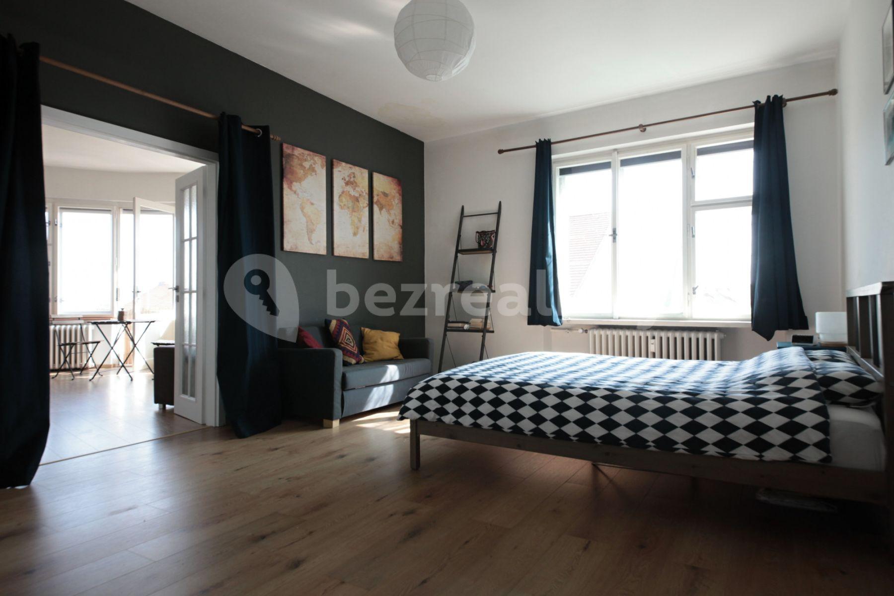 3 bedroom flat to rent, 90 m², Nádražní, Prague, Prague