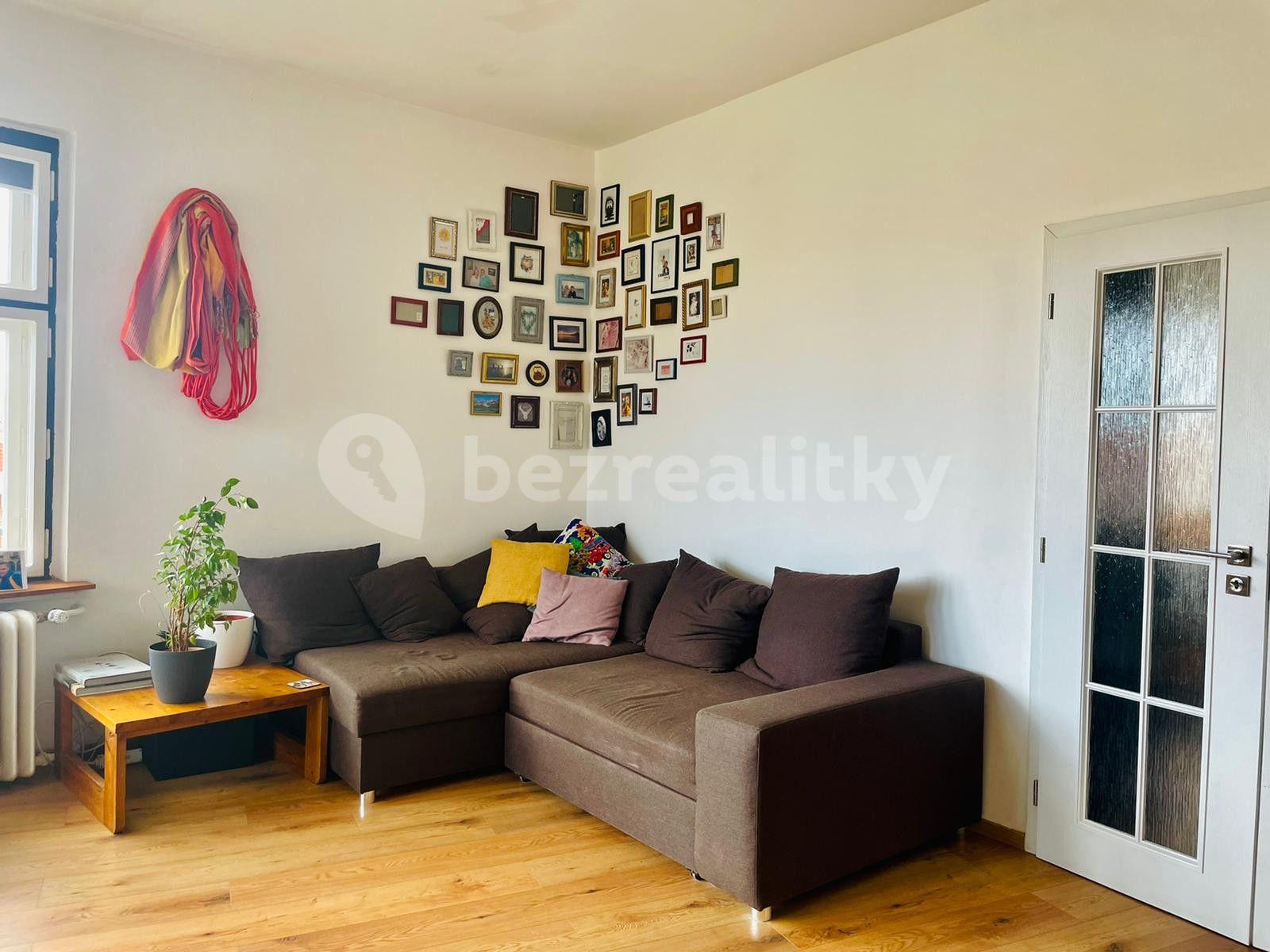 3 bedroom flat to rent, 90 m², Nádražní, Prague, Prague