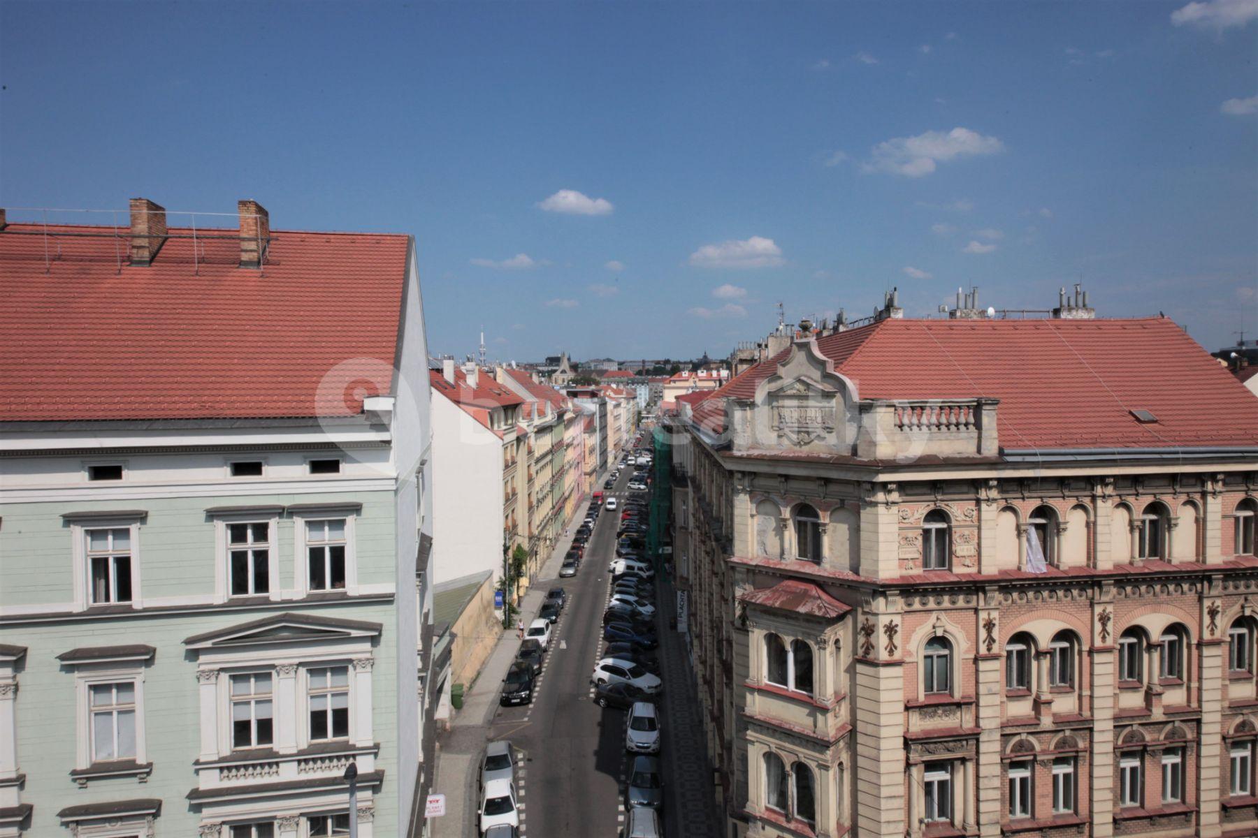 3 bedroom flat to rent, 90 m², Nádražní, Prague, Prague