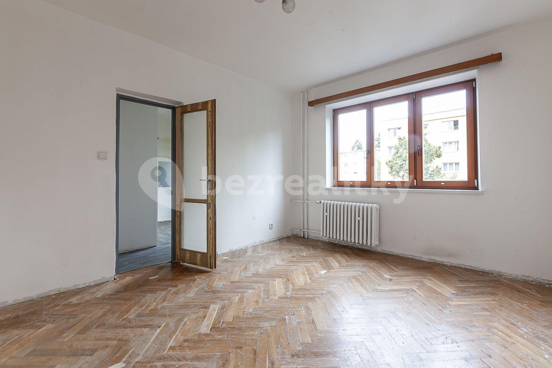 2 bedroom flat for sale, 56 m², K Lučinám, Prague, Prague