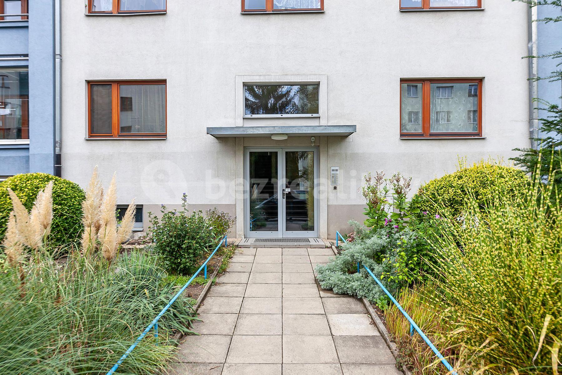 2 bedroom flat for sale, 56 m², K Lučinám, Prague, Prague