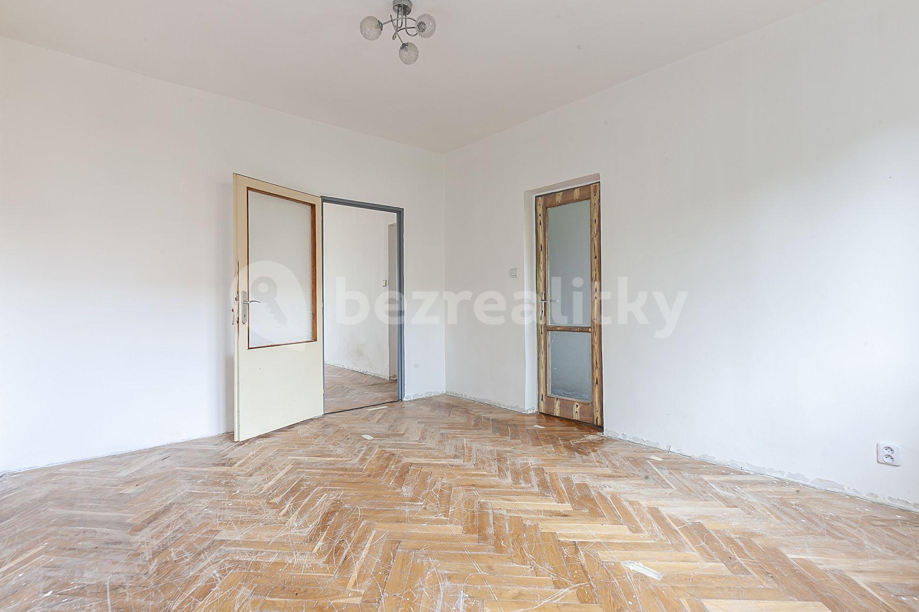 2 bedroom flat for sale, 56 m², K Lučinám, Prague, Prague